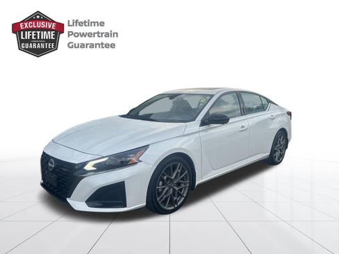 Certified 2023 Nissan Altima 2.0 SR image 1