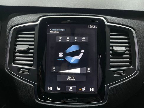 Used 2017 Volvo XC90 T5 Momentum w/ Vision Package image 24