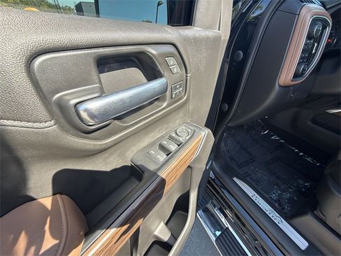 Used 2022 Chevrolet Silverado 1500 High Country image 13