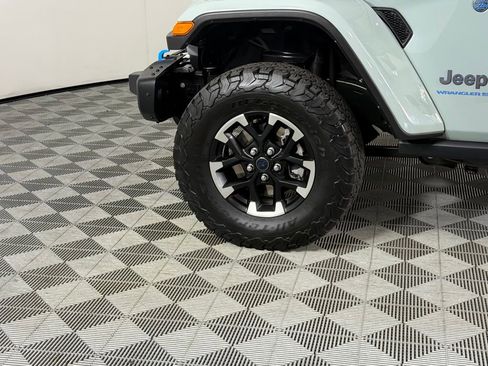 Used 2024 Jeep Wrangler Unlimited Rubicon 4xe AWD/4WD image 13