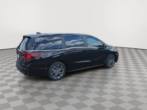 New 2026 Honda Odyssey Touring image 8