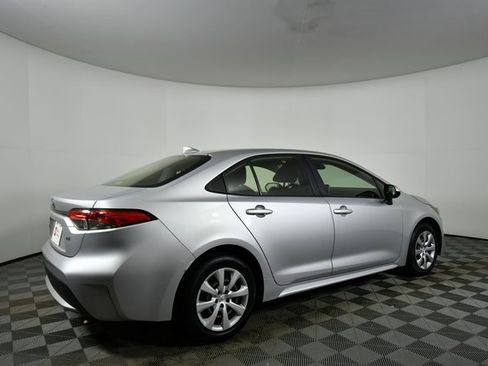Used 2021 Toyota Corolla LE image 10