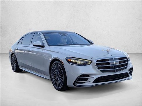 Used 2023 Mercedes-Benz S 500 4MATIC image 3