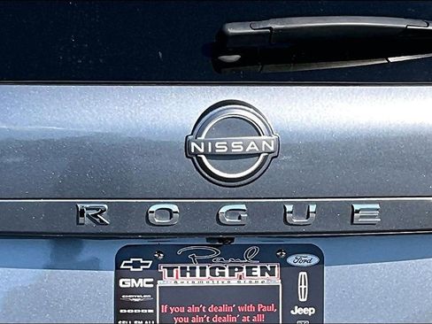 Used 2023 Nissan Rogue SV image 24