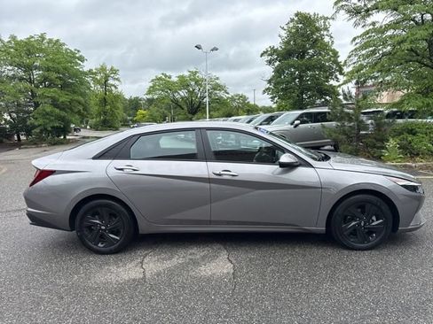 Used 2023 Hyundai Elantra SEL FWD image 14