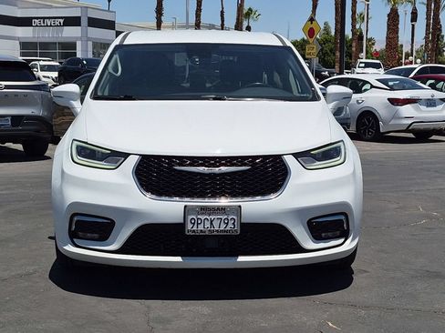 Used 2022 Chrysler Pacifica Touring-L FWD image 7