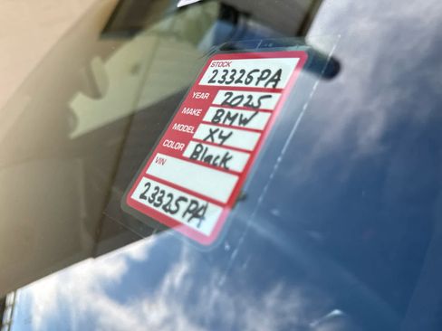 Certified 2025 BMW X4 xDrive30i image 18