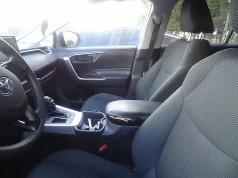 Used 2019 Toyota RAV4 LE w/ All Weather Liner Package FWD image 8