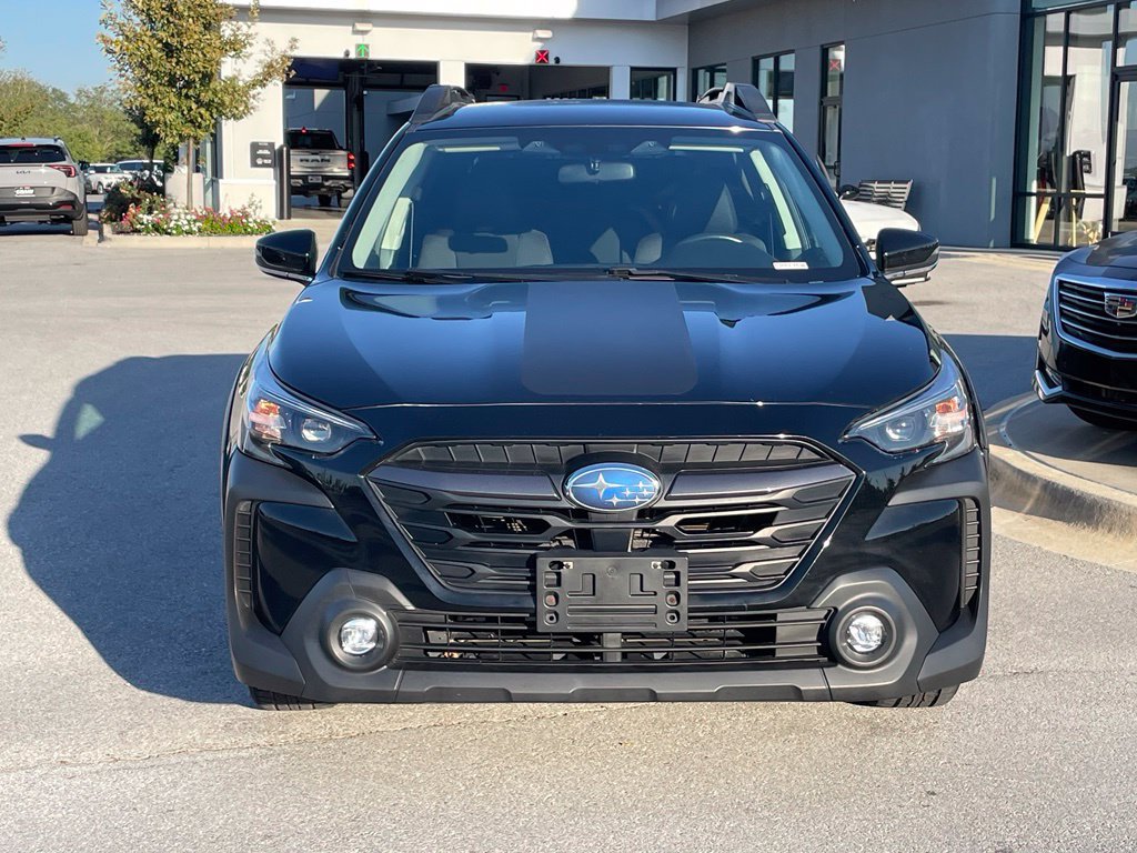Used 2023 Subaru Outback Premium AWD/4WD image 2