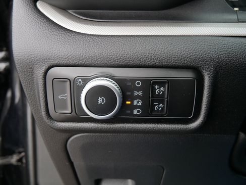 Used 2023 Ford Explorer XLT w/ Equipment Group 202A image 31