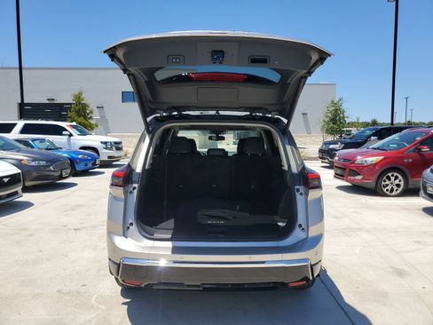 Used 2026 Nissan Rogue Platinum w/ Platinum Premium Package AWD/4WD image 12