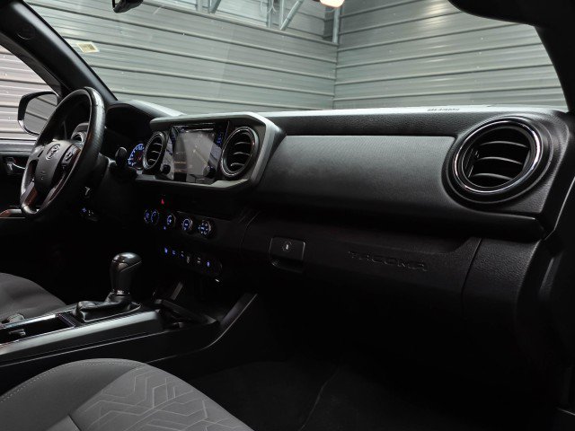 Used 2019 Toyota Tacoma TRD Sport w/ Technology Package AWD/4WD image 16