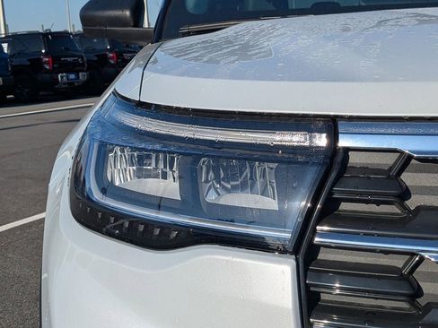 New 2025 Ford Explorer Active w/ Active Comfort Package image 11