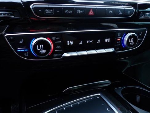 Used 2018 Audi Q7 3.0T Prestige w/ Prestige Package AWD/4WD image 22