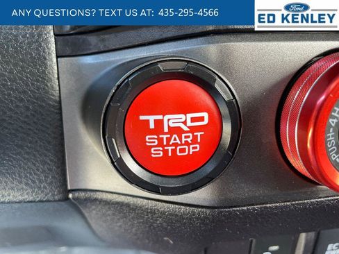 Used 2019 Toyota Tacoma TRD Off-Road image 11