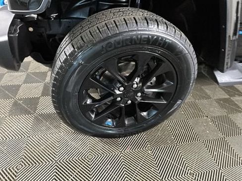 Used 2023 Jeep Wrangler Unlimited Sahara AWD/4WD image 8