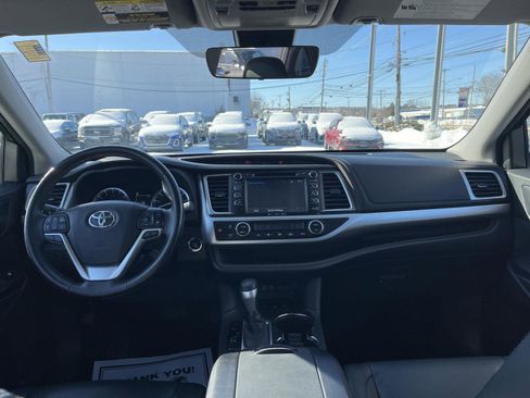 Used 2018 Toyota Highlander XLE image 14