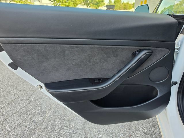 Used 2022 Tesla Model 3 Standard Range RWD image 17