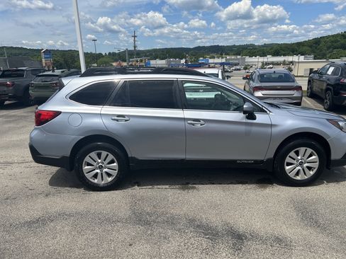 Used 2019 Subaru Outback 2.5i Premium AWD/4WD image 3