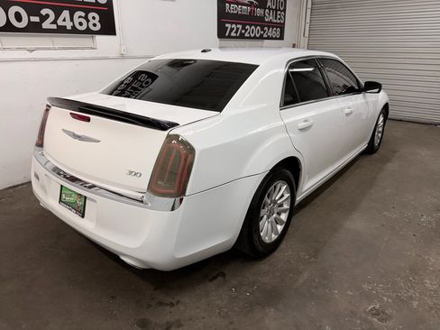 Used 2014 Chrysler 300 image 3