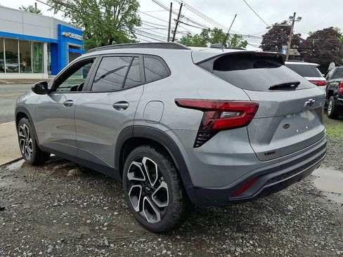 Certified 2024 Chevrolet Trax RS w/ Sunroof Package FWD image 4