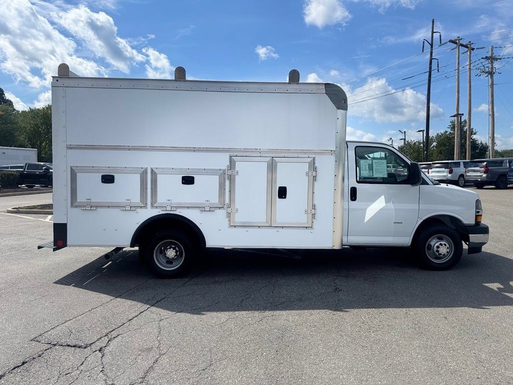 Used 2022 Chevrolet Express 3500 w/ Power Convenience Package RWD image 7