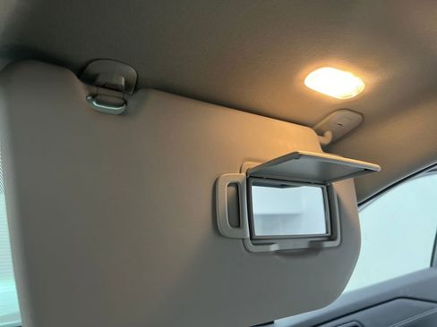 Used 2025 Nissan Rogue SL image 62