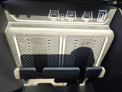 Used 2025 RAM 2500 Limited AWD/4WD image 27