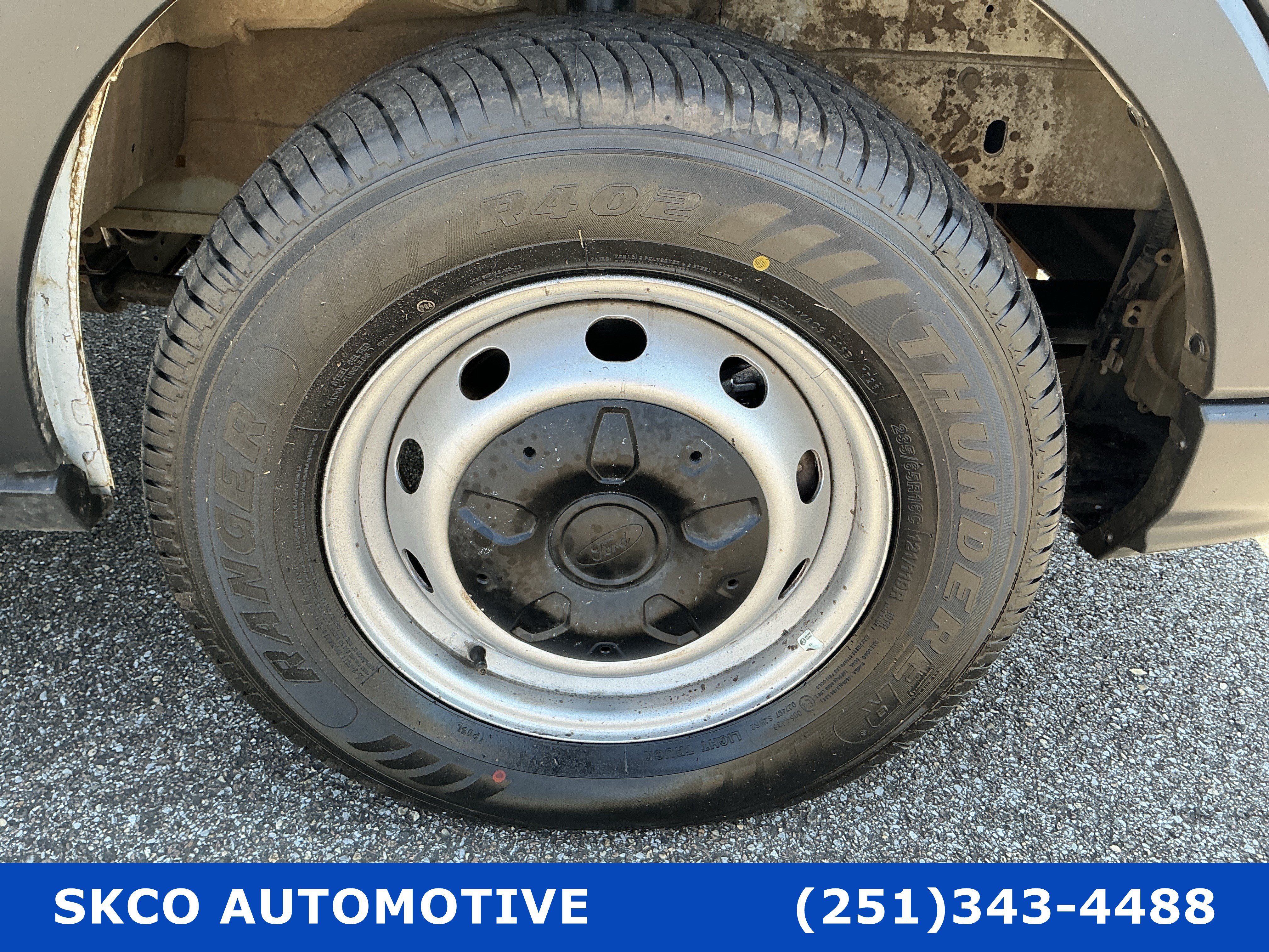 Used 2025 Ford Transit 250 148 Medium Roof RWD image 9
