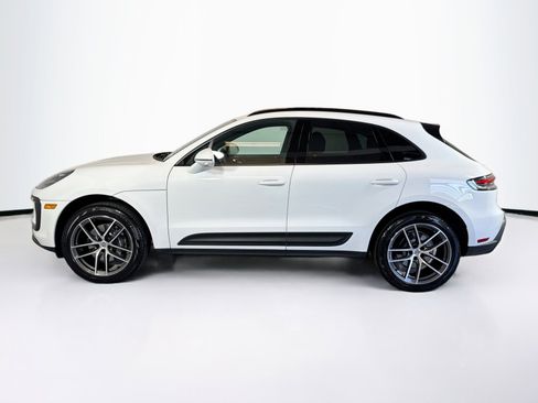 Used 2025 Porsche Macan image 2