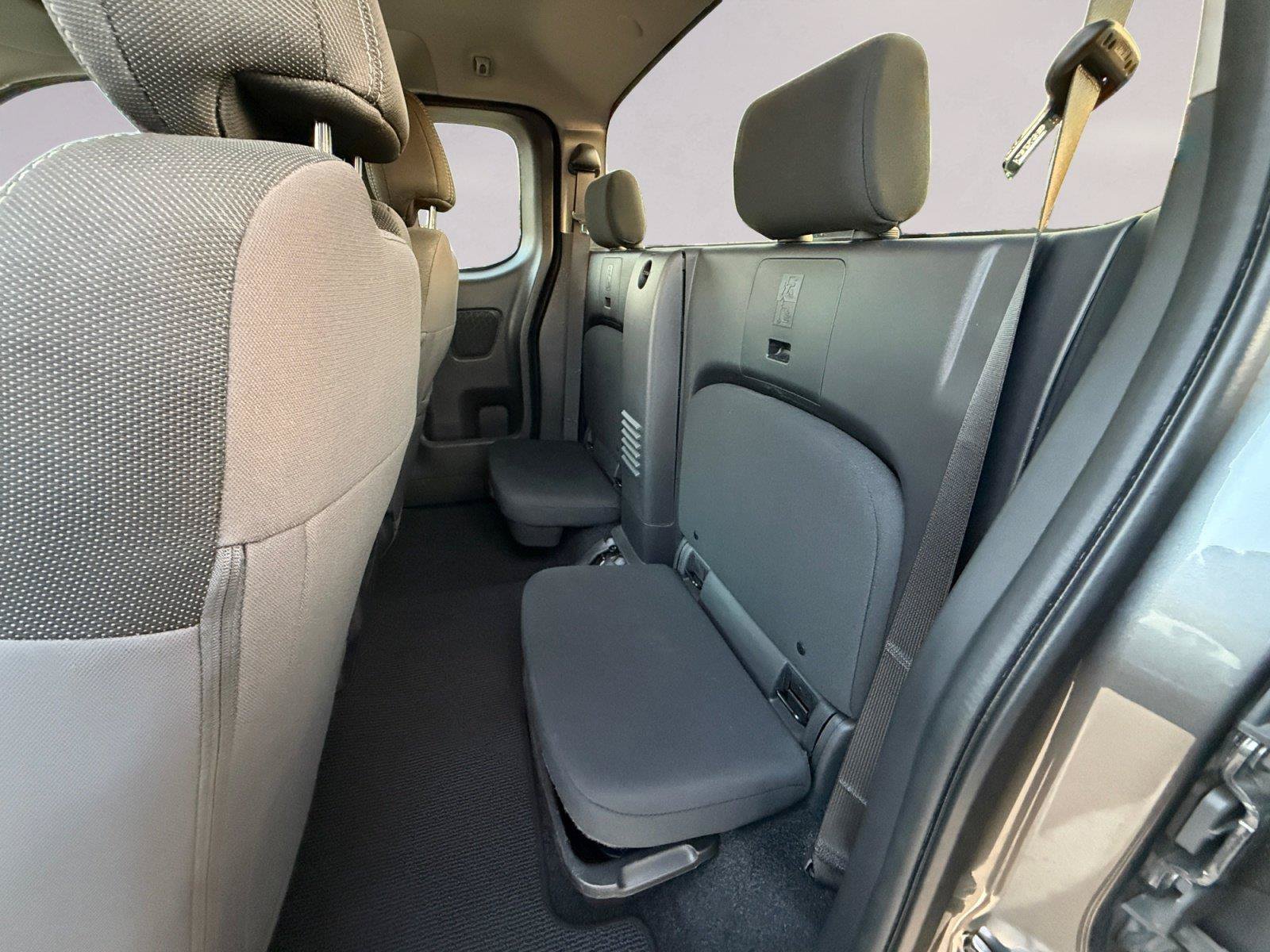 Used 2024 Nissan Frontier SV w/ Technology Package RWD image 13