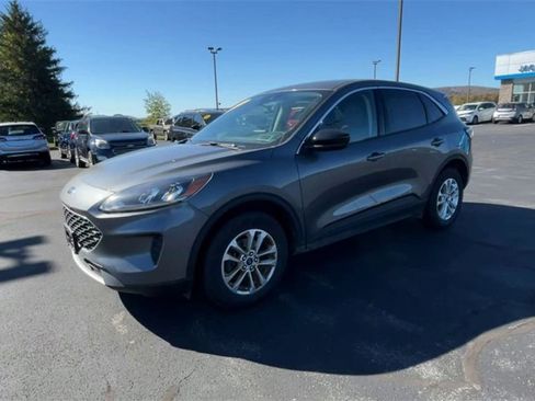 Used 2021 Ford Escape SE image 4