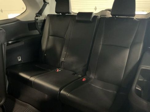 Used 2024 Toyota Grand Highlander XLE AWD/4WD image 19