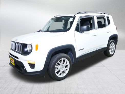 Used 2023 Jeep Renegade Latitude w/ Premium Group AWD/4WD image 3