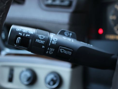 Used 2015 Cadillac Escalade ESV Premium image 47