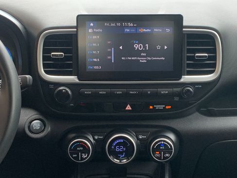 Used 2025 Hyundai Venue SEL FWD image 20