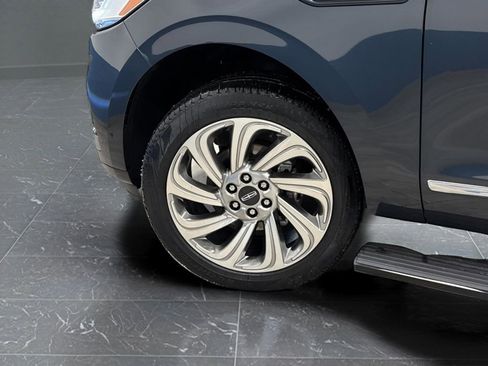 Used 2024 Lincoln Navigator Premiere image 41