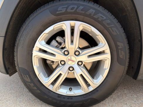 Used 2024 GMC Terrain SLE AWD/4WD image 10