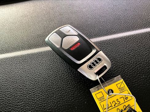 Used 2020 Audi SQ5 Premium Plus w/ Premium Plus Package image 14