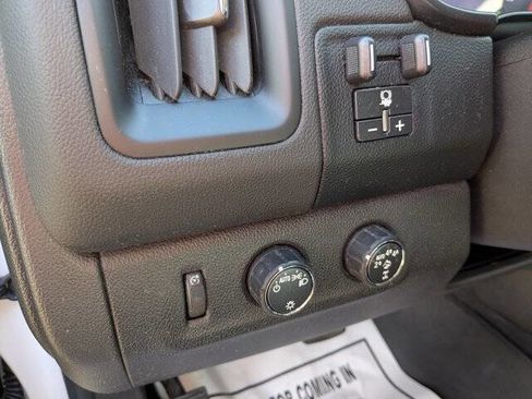 Used 2019 Chevrolet Colorado ZR2 image 17