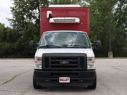 Used 2024 Ford E-350 and Econoline 350 Super Duty w/ Power Windows & Locks Group RWD image 3