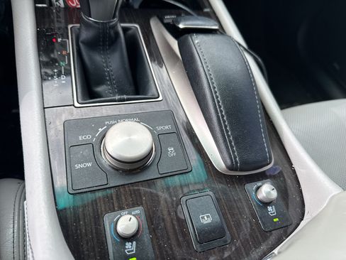 Used 2013 Lexus LS 460 w/ Comfort Pkg RWD image 9