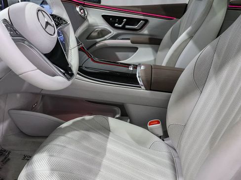 Used 2023 Mercedes-Benz EQS 450+ Sedan image 18