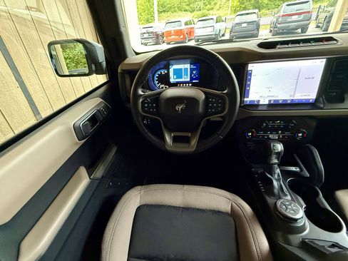 Used 2023 Ford Bronco Wildtrak AWD/4WD image 27