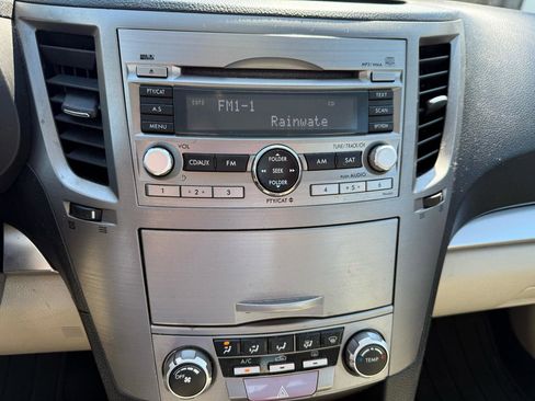 Used 2010 Subaru Legacy 2.5i Premium image 14