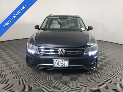 Used 2019 Volkswagen Tiguan SE w/ Panoramic Sunroof Package image 9