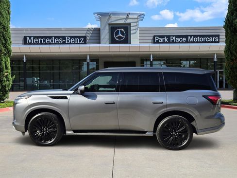 Used 2025 INFINITI QX80 Sensory image 3