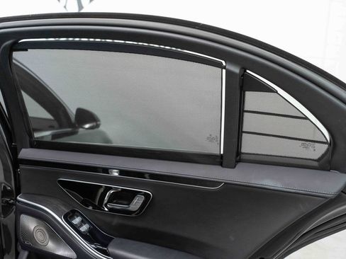 Used 2022 Mercedes-Benz S 500 4MATIC w/ AMG Line Package image 13