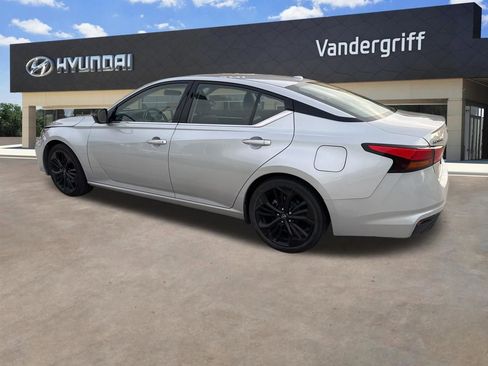 Used 2023 Nissan Altima 2.5 SR image 3