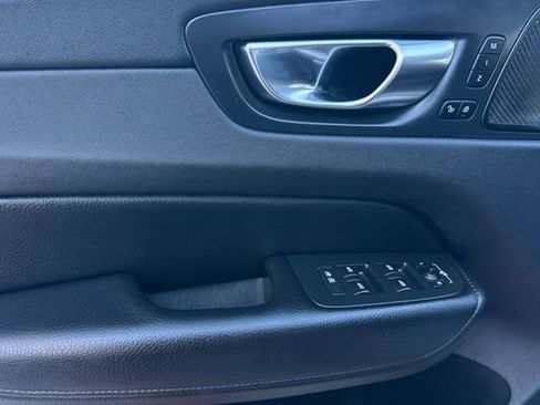 Used 2020 Volvo XC60 T5 Inscription image 12